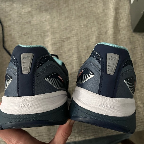 New Balance 1540V3 ~ New without box ~ *Navy and Ice Blue* 7.5 B - Picture 5 of 5